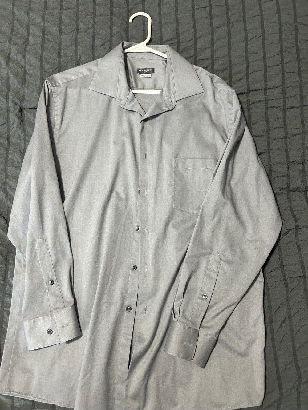 Van Heusen Men’s Gray Long-Sleeve Dress Shirt